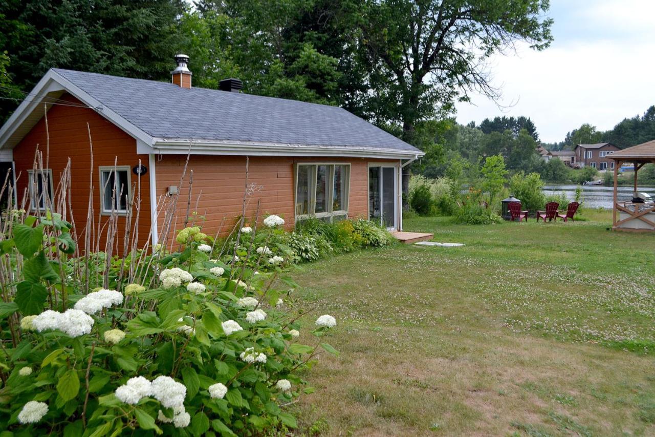 Les 4 Chalets - Le 605 Lac-Saint-Paul 外观 照片