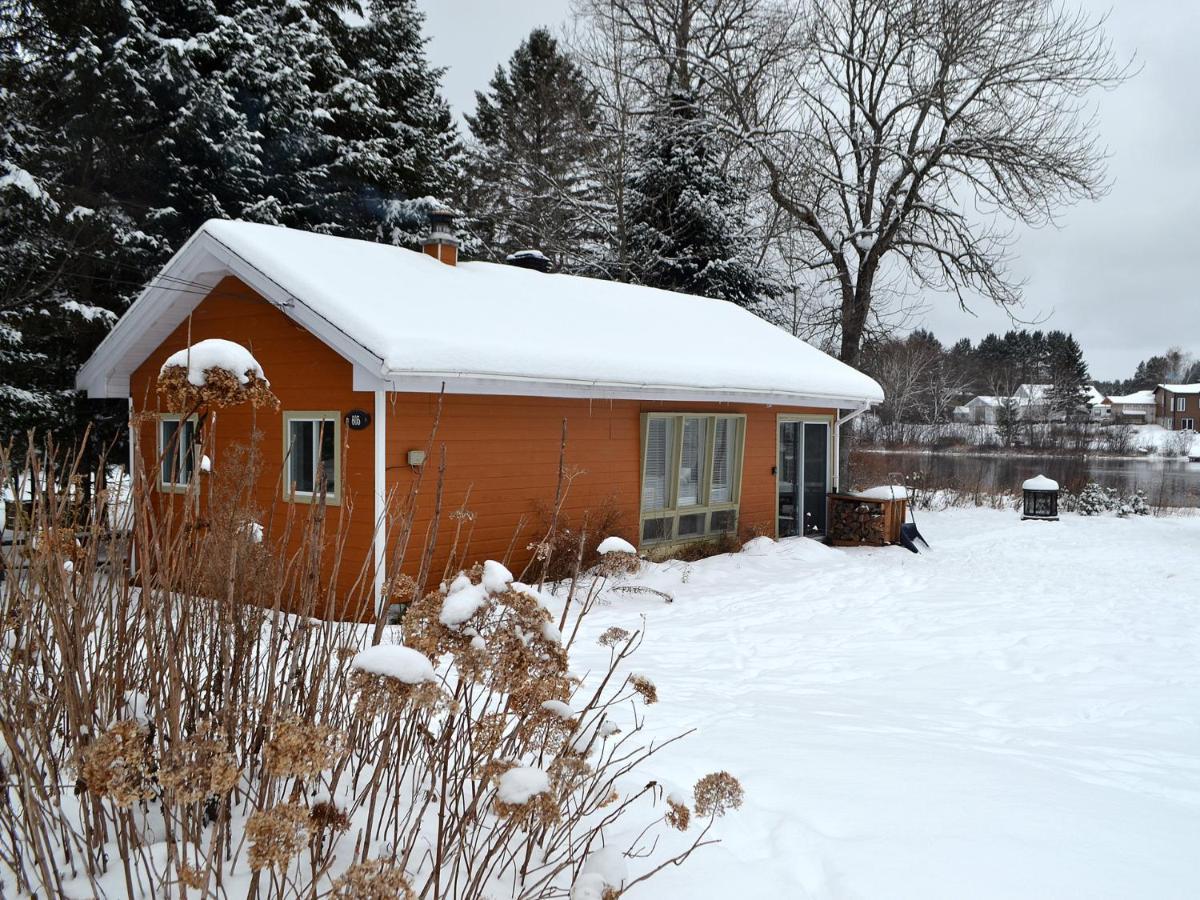 Les 4 Chalets - Le 605 Lac-Saint-Paul 外观 照片