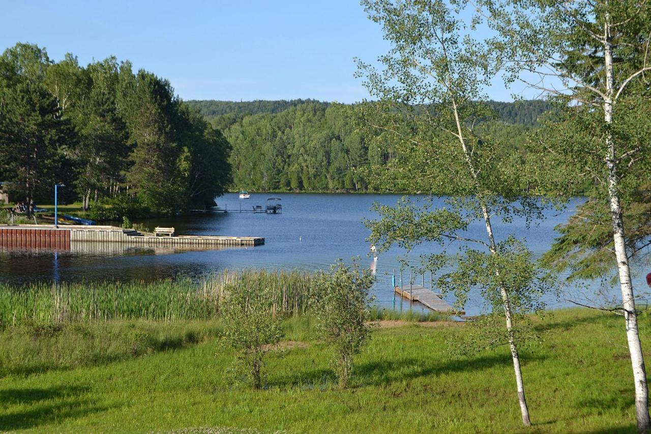 Les 4 Chalets - Le 605 Lac-Saint-Paul 外观 照片